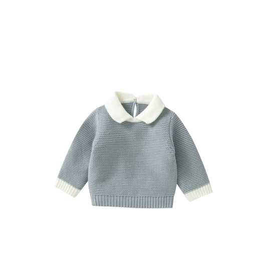 Knitted sweater with collar